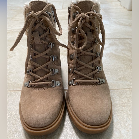 Lucky Brand Demia lace up boot, size 5 - Picture 4 of 6